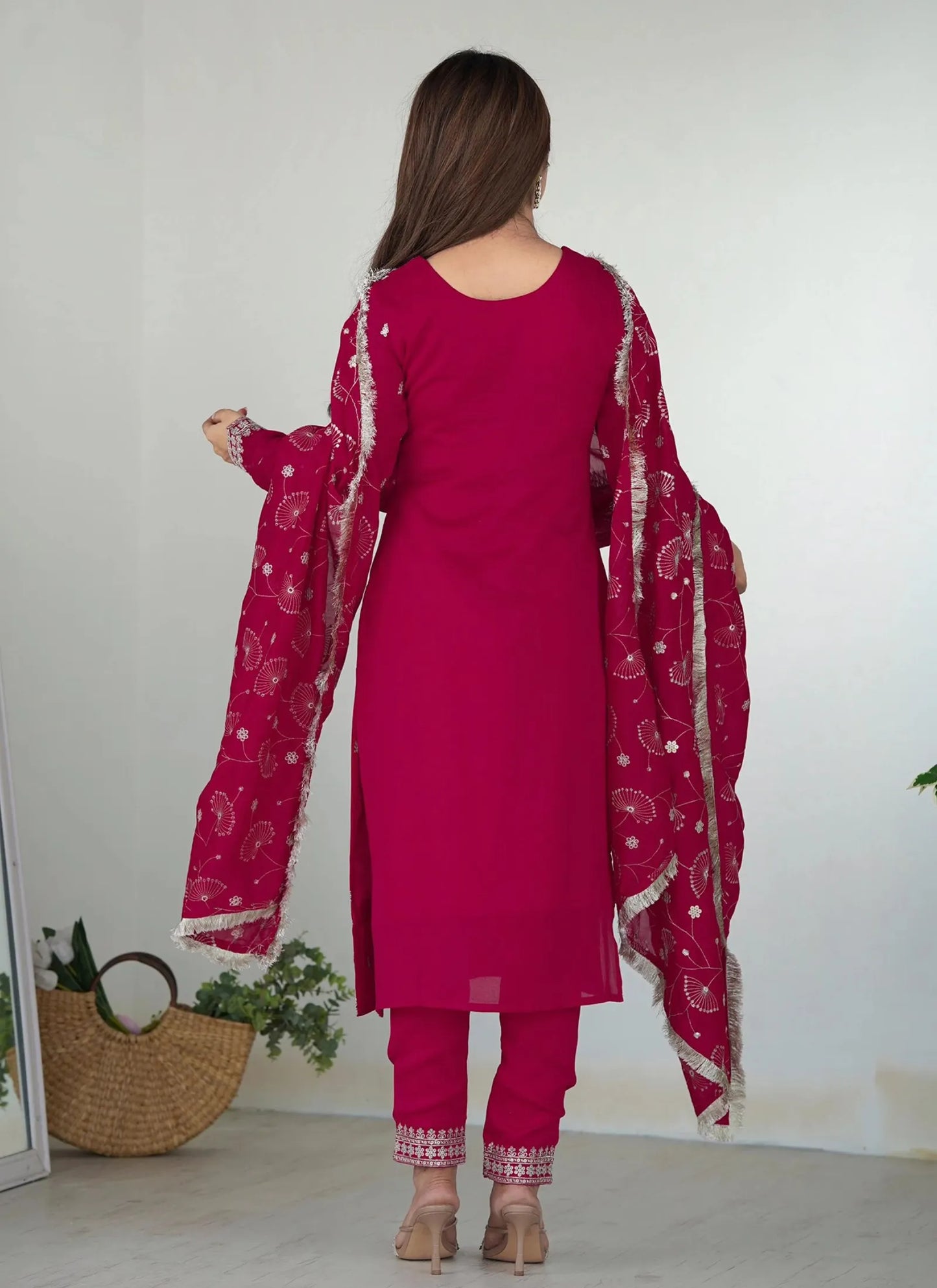 Valam Kurta Suit Pink